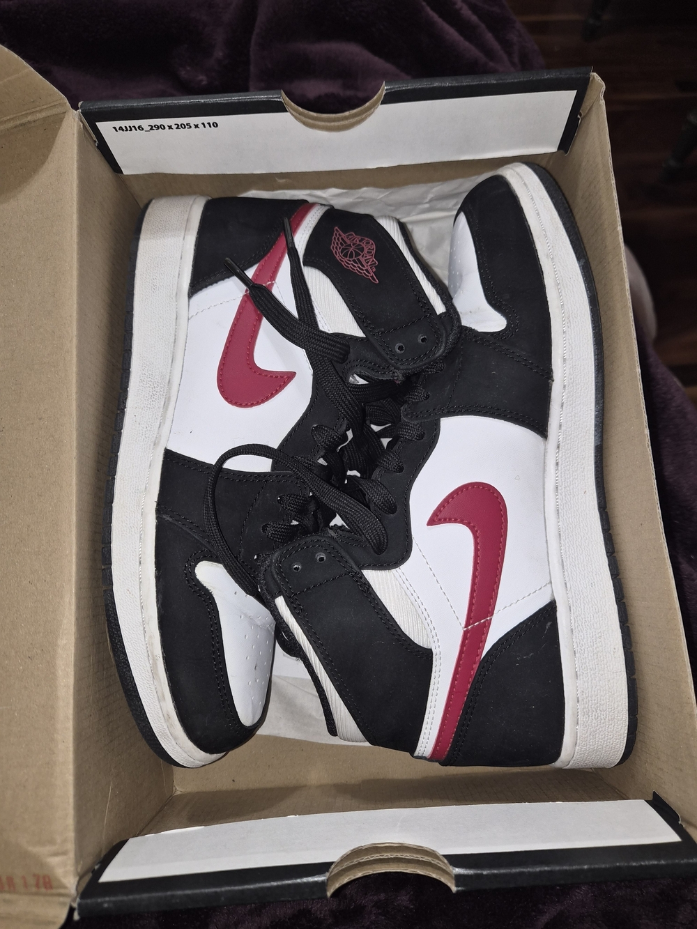Nike Air Jordan 1 Retro - White Black Red 6Y Sneakers